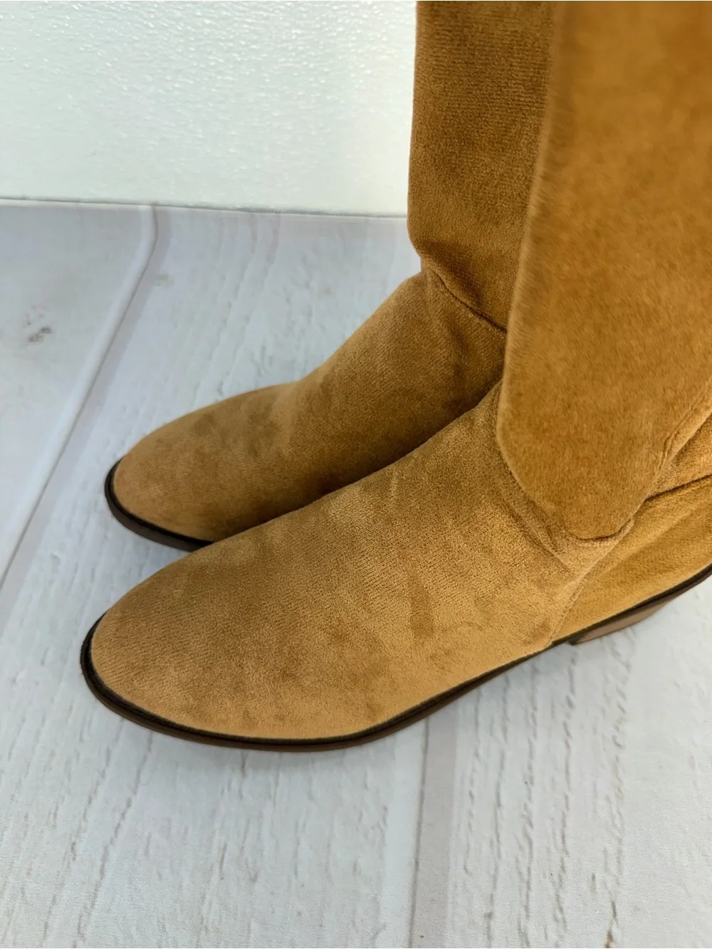 Women’s Tan Faux Suede Knee High Boots Block Heel Size 38 NWOT